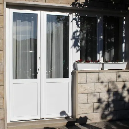 Calypso 2-Bedrooms Apartment In Supetar *